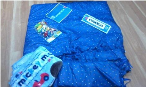 Aduanas descubre cocaína escondida dentro de ropa de cama para bebé